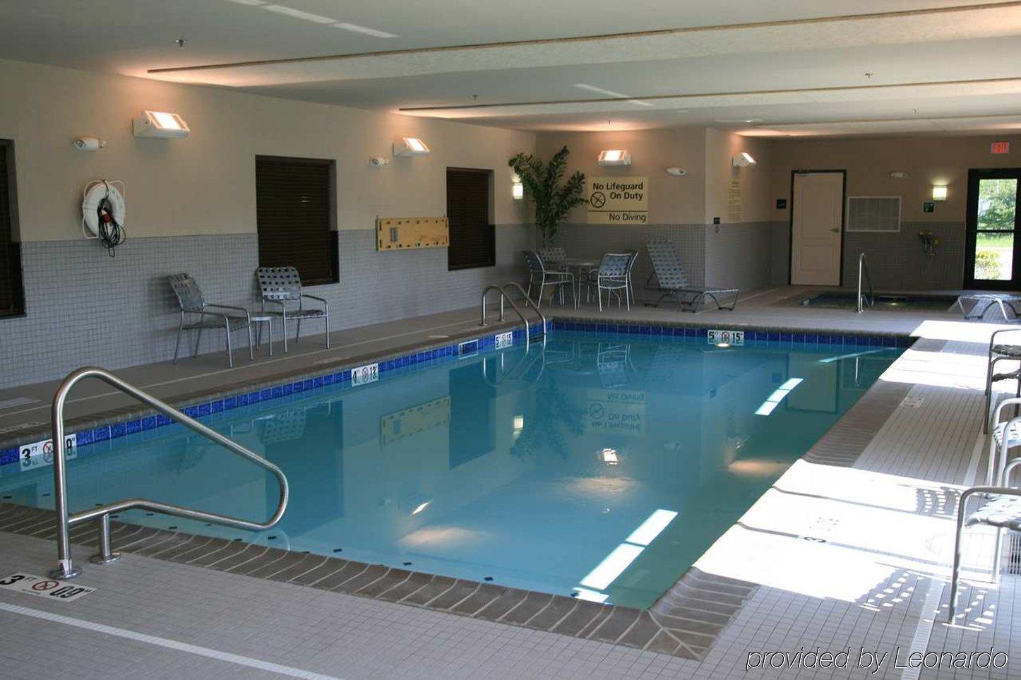 Hampton Inn Defiance Instalações foto